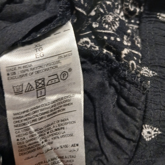 2/$15 Old Navy Bandana Print Elastic Waist Pants - Picture 5 of 5